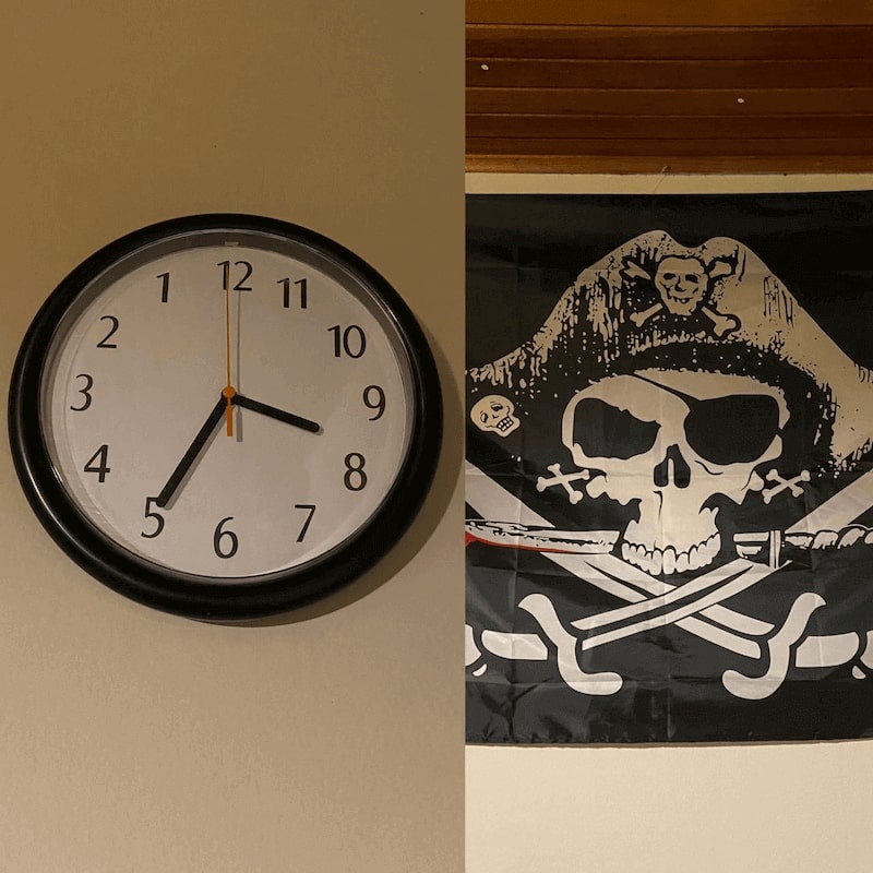 reloj y bandera